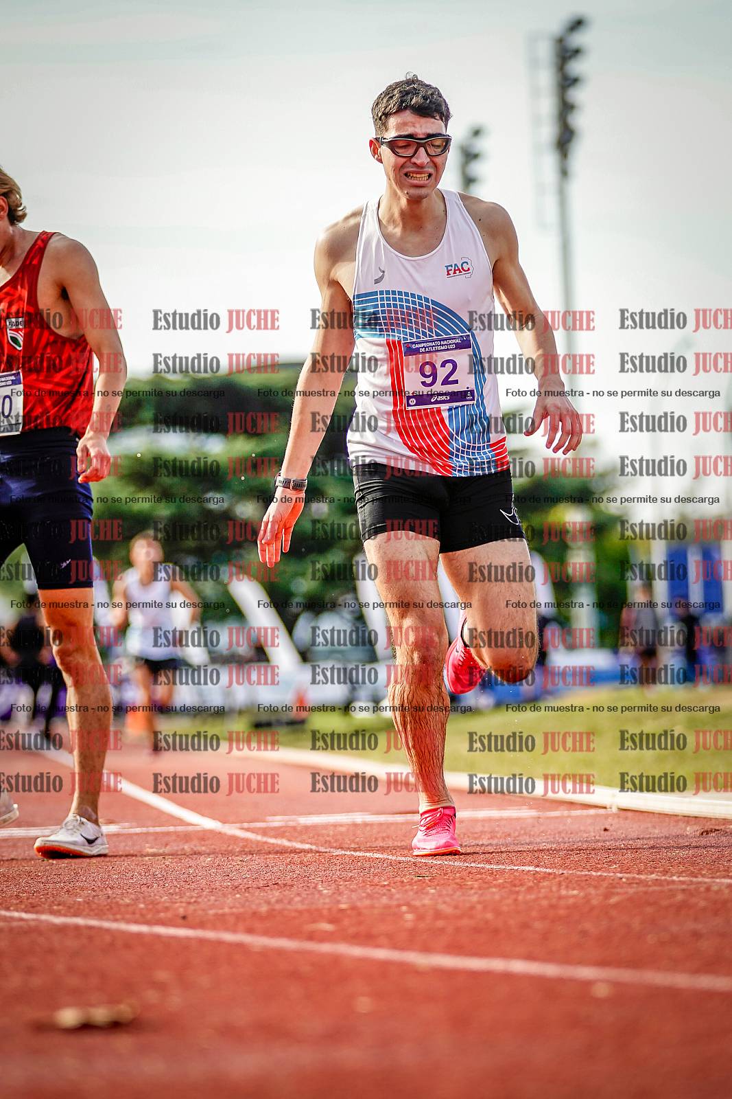 Fotos de los 3000 m con obstáculos de varones