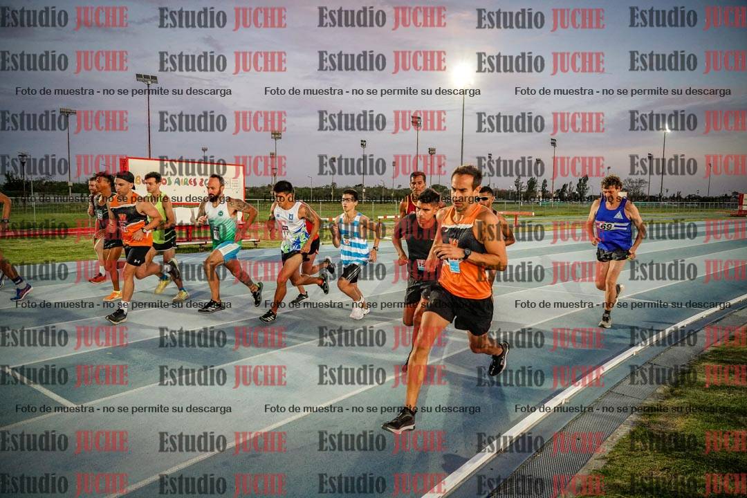 Fotos de los 3000 m llanos de varones