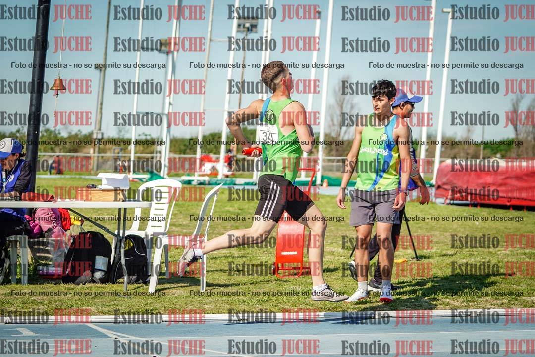 Fotos de las postas 8x300 m mixtas