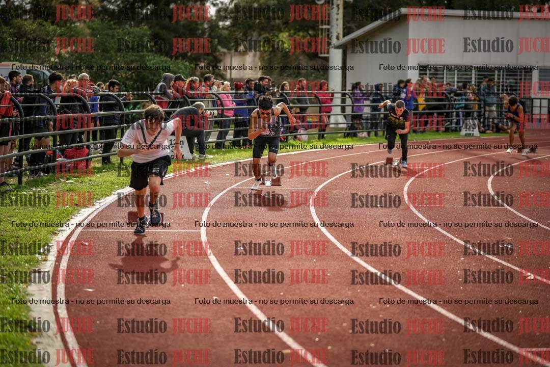 Fotos de los 400 m llanos de varones