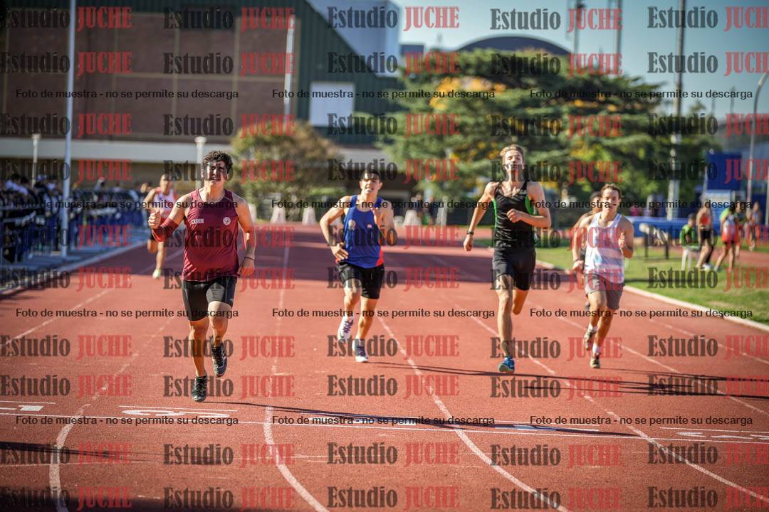 Fotos de los 400 m llanos de varones