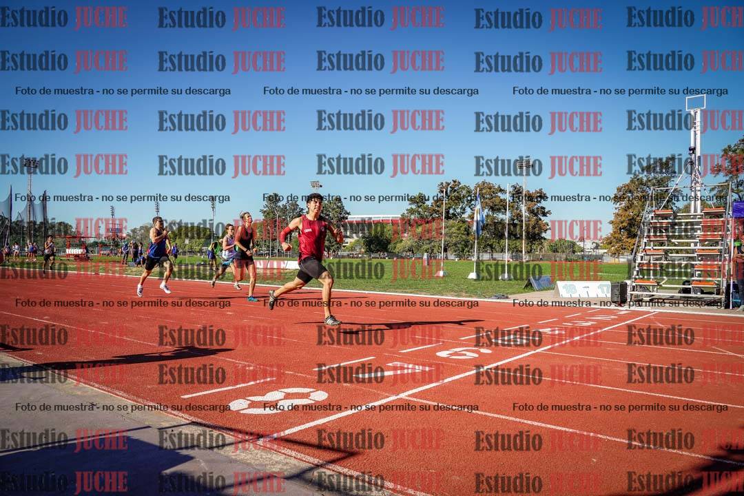 Fotos de los 400 m llanos de varones