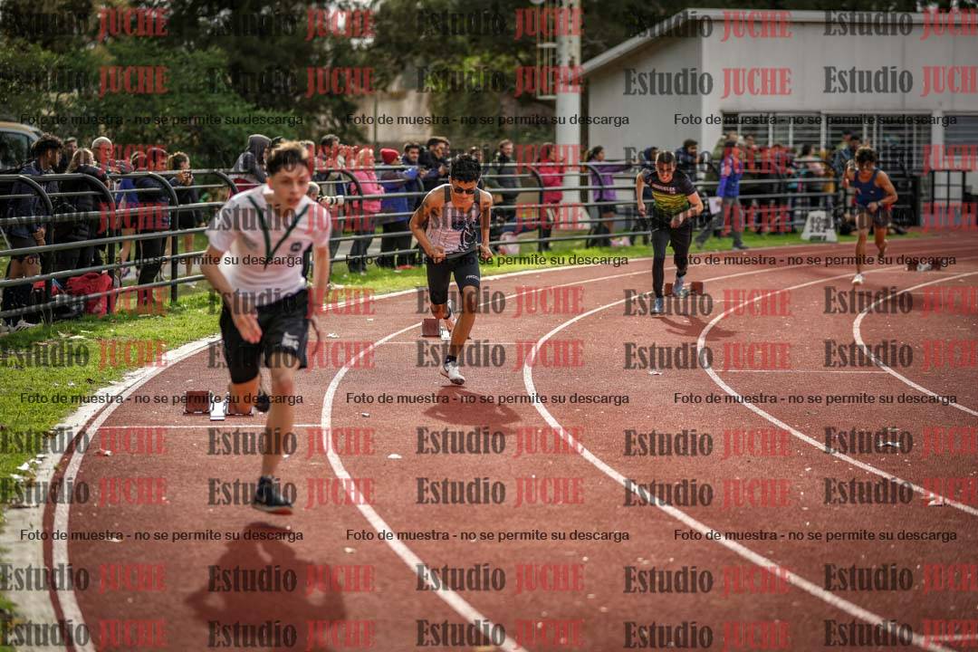 Fotos de los 400 m llanos de varones