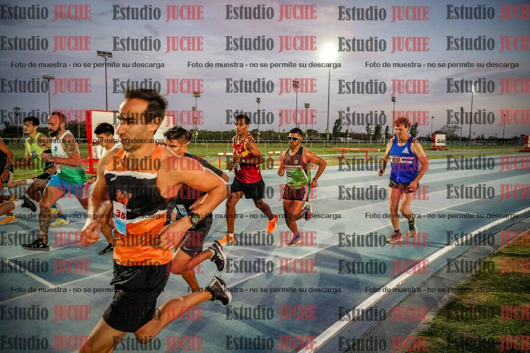 Fotos de los 3000 m llanos de varones
