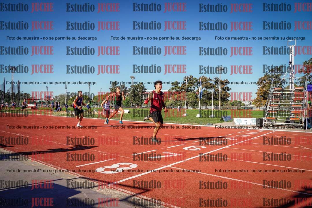 Fotos de los 400 m llanos de varones