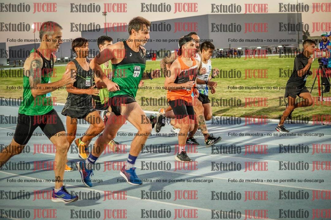 Fotos de los 3000 m llanos de varones