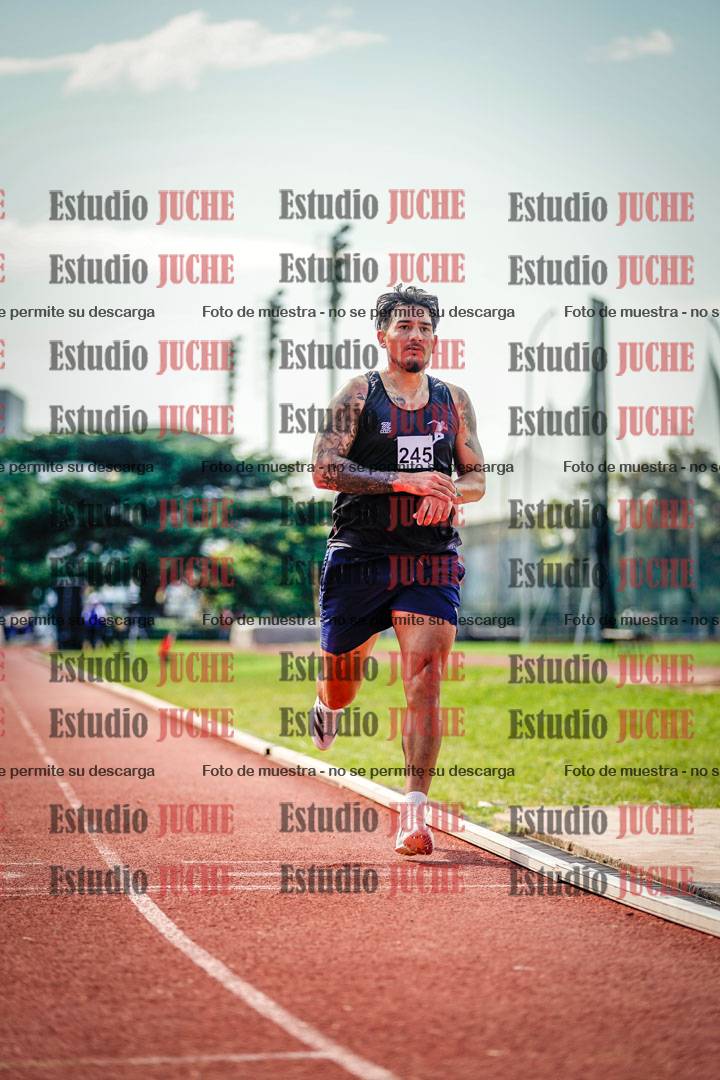 Fotos de los 800 m llanos de varones
