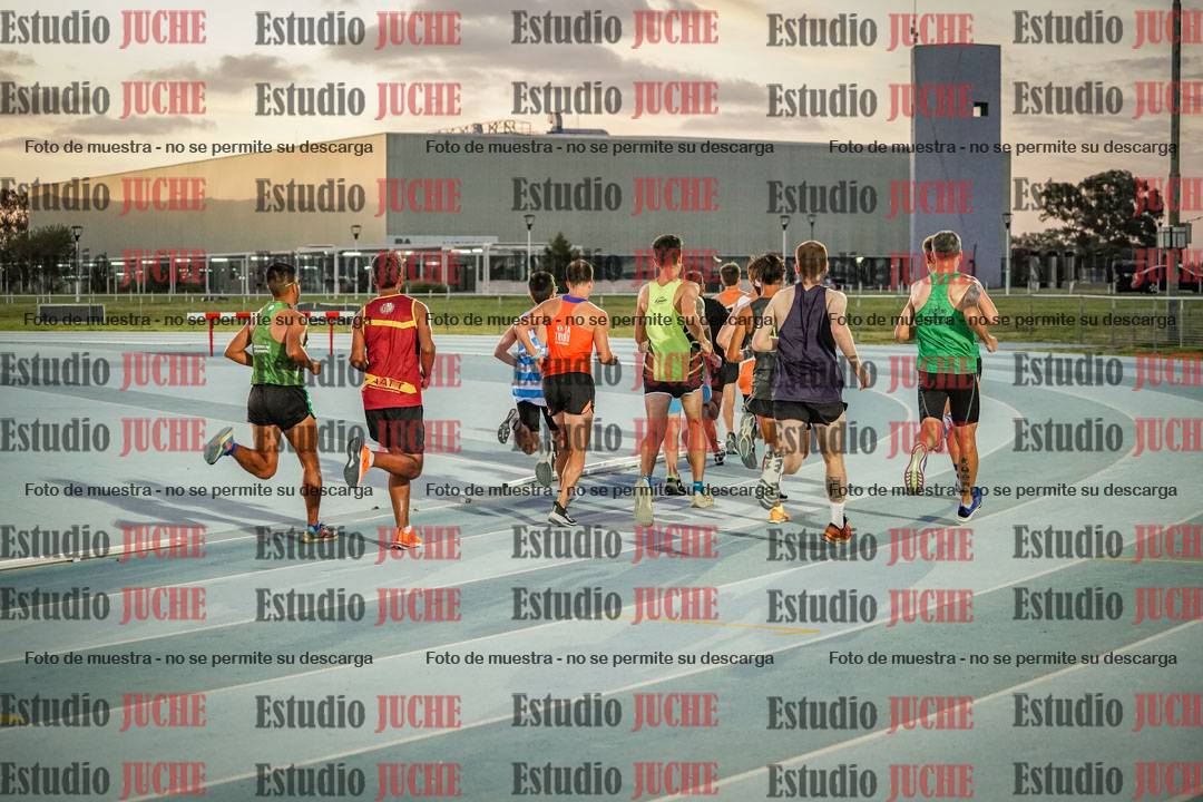 Fotos de los 3000 m llanos de varones
