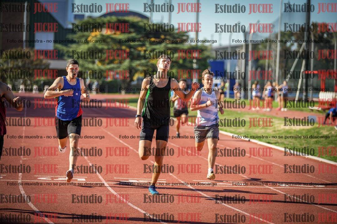 Fotos de los 400 m llanos de varones