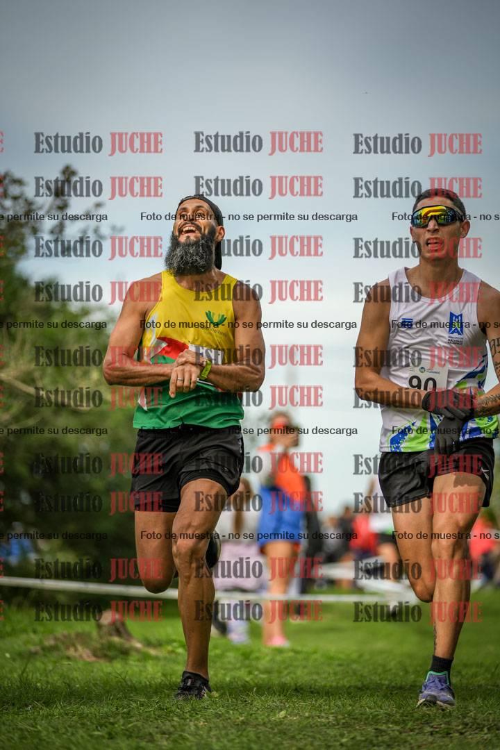 Fotos de la llegada del cross de 8000 m