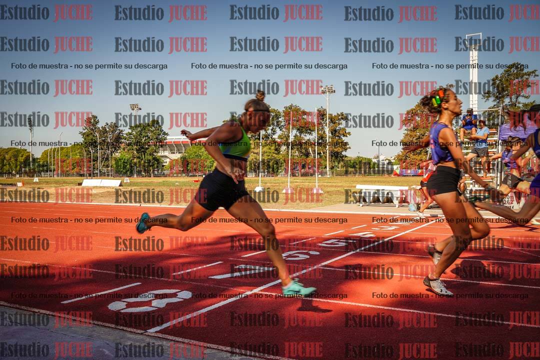 Fotos de los 100 m llanos de mujeres - FINAL U20