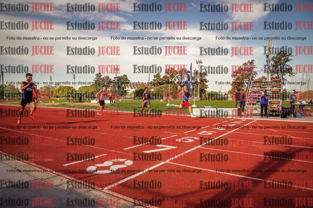 Fotos de los 400 m llanos de varones