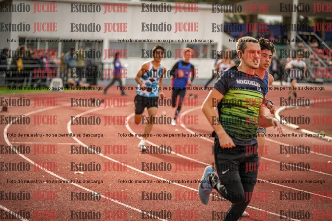 Fotos de los 400 m llanos de varones