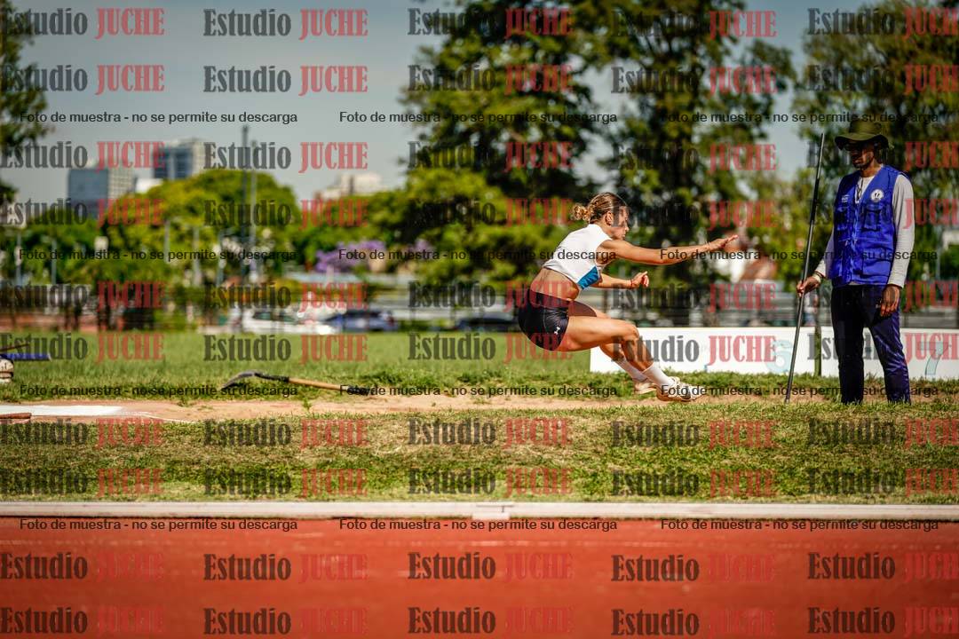 Fotos del salto en largo de mujeres