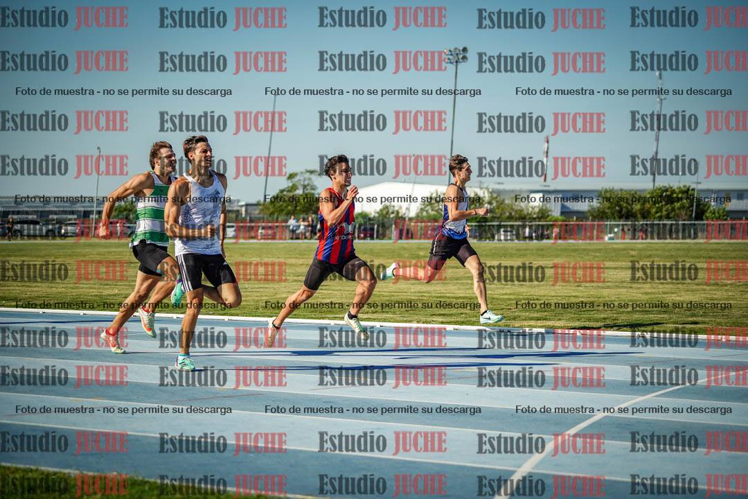 Fotos de los 400 m llanos de varones