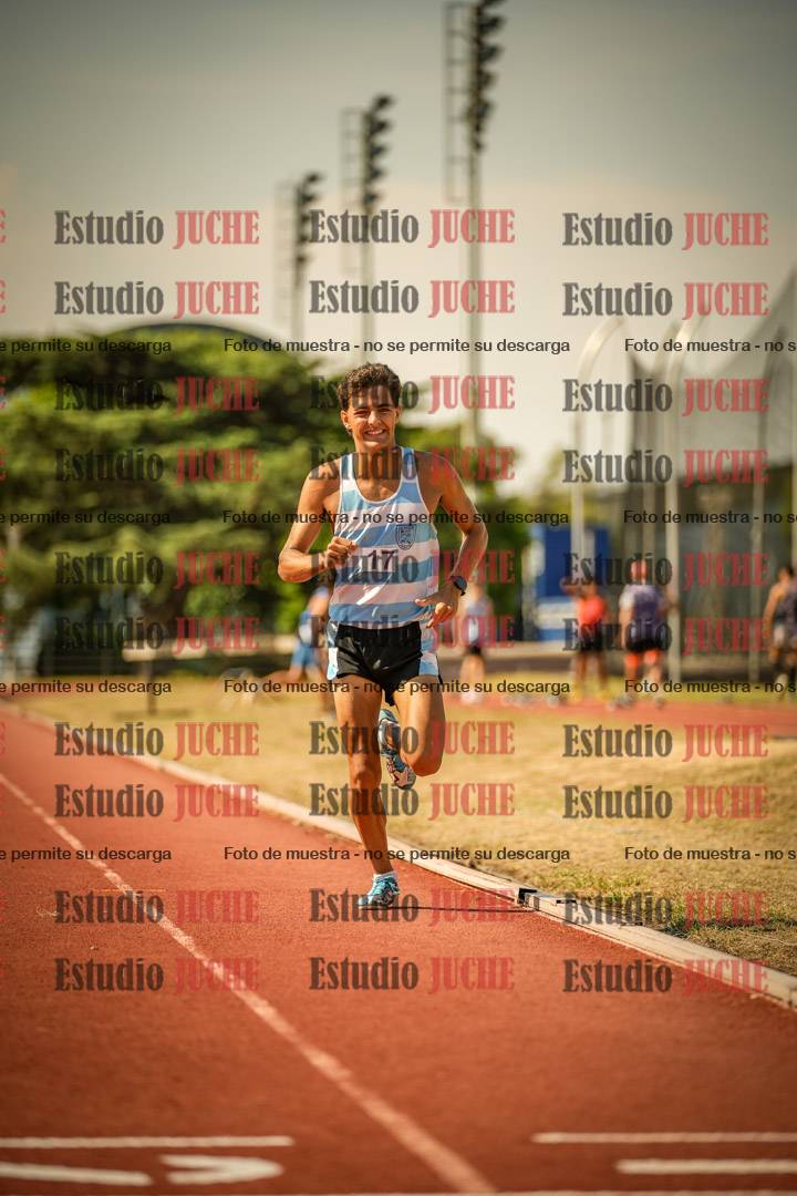Fotos de los 800 m llanos de varones