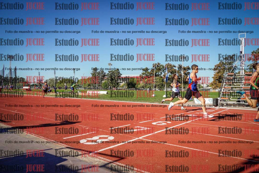 Fotos de los 400 m llanos de varones