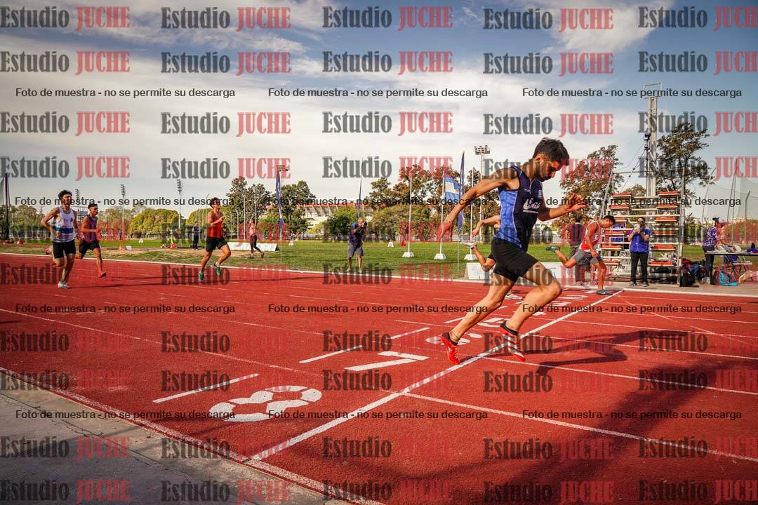 Fotos de los 400 m llanos de varones