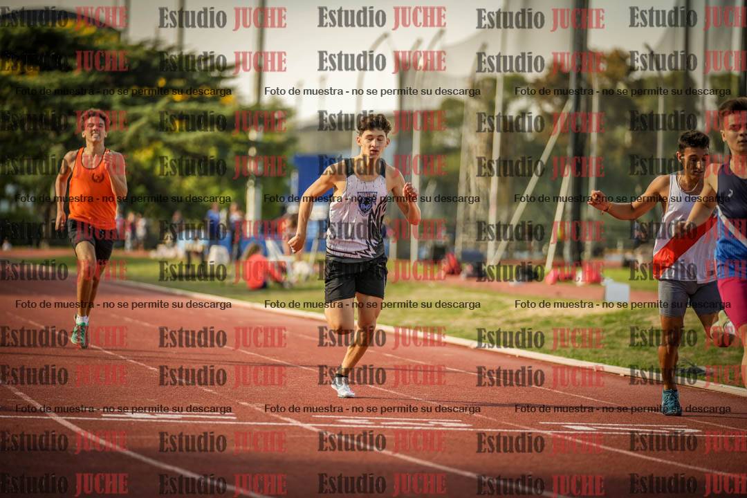 Fotos de los 400 m llanos de varones