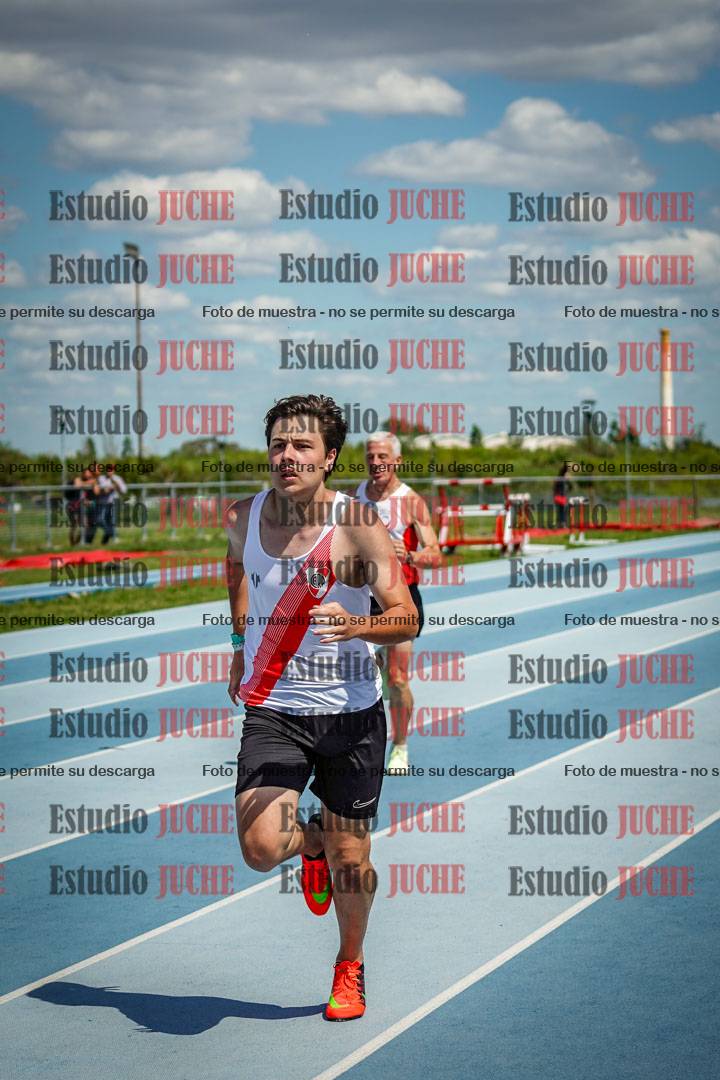 Fotos de los 400 m llanos de varones