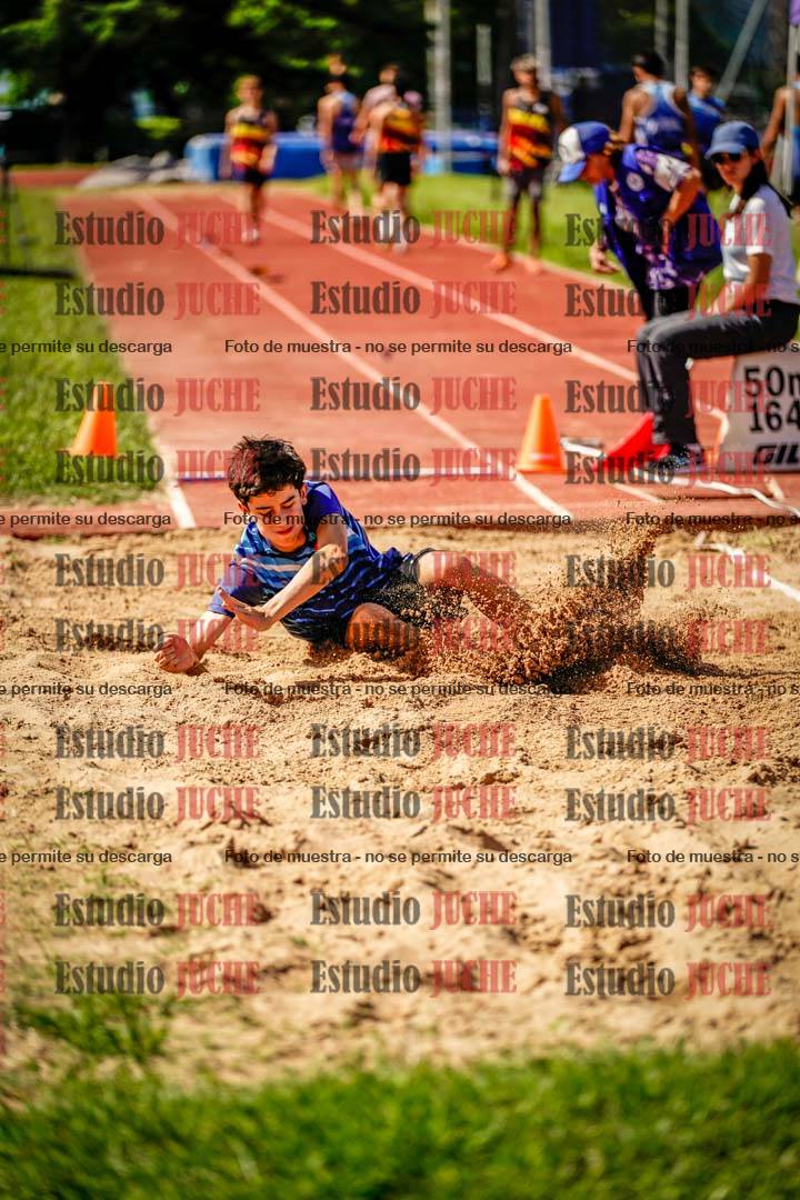 Fotos del salto en largo de varones