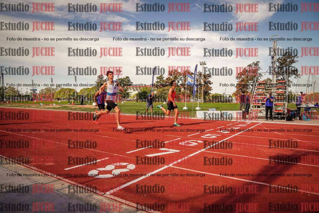 Fotos de los 400 m llanos de varones