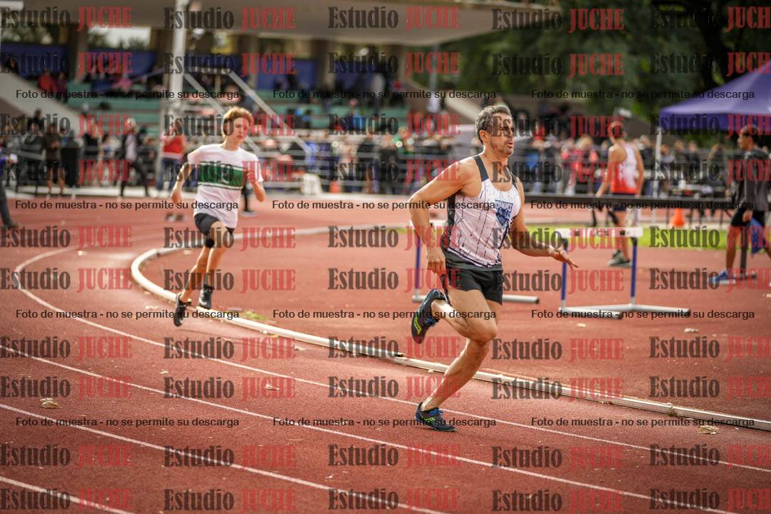 Fotos de los 400 m llanos de varones