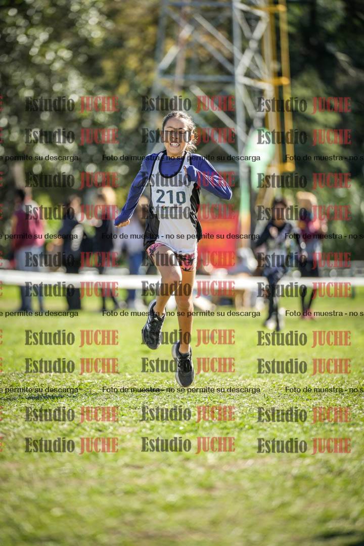 Fotos de la llegada del cross de 1000 m