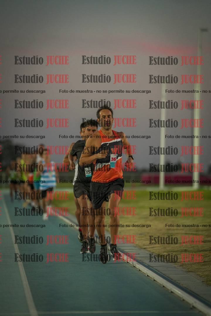 Fotos de los 3000 m llanos de varones