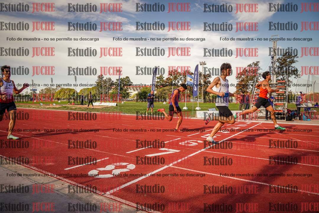 Fotos de los 400 m llanos de varones