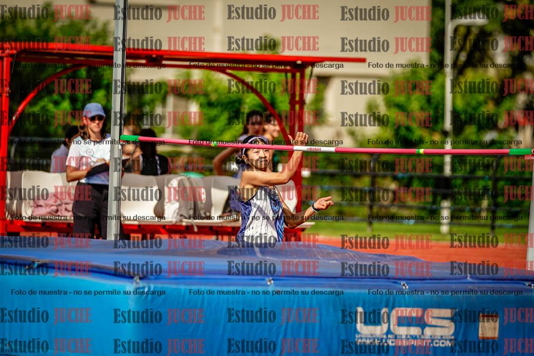 Fotos del salto en alto de mujeres