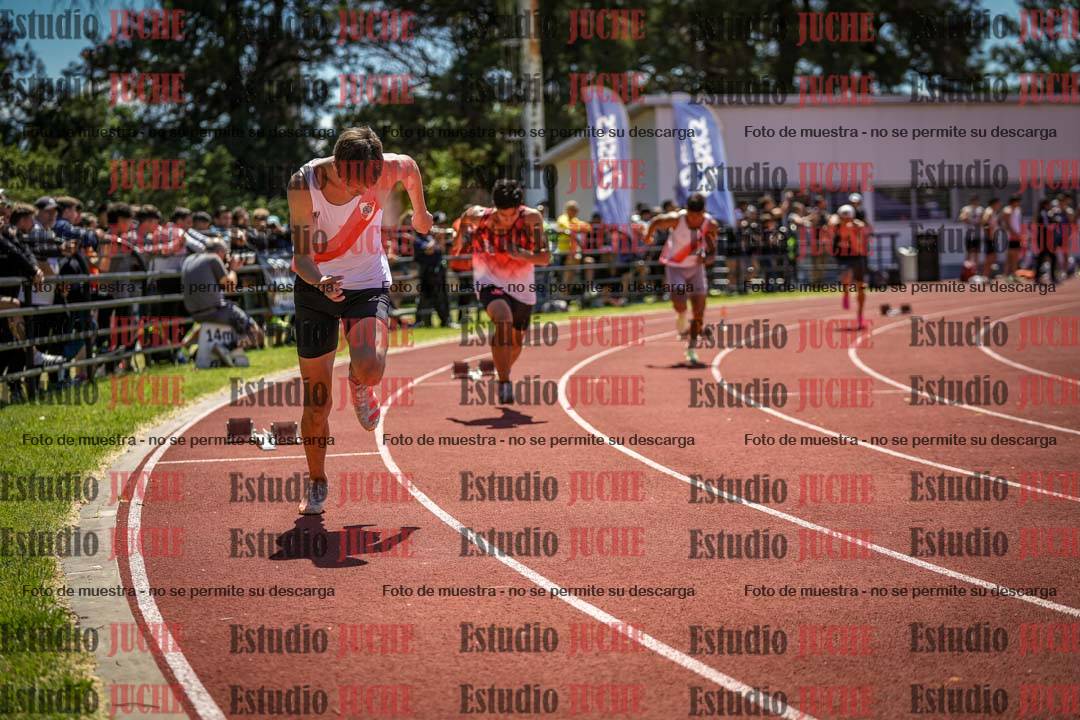 Fotos de los 400 m llanos de varones