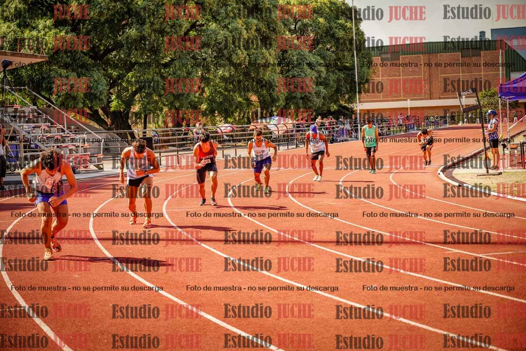 Fotos de los 800 m llanos de varones