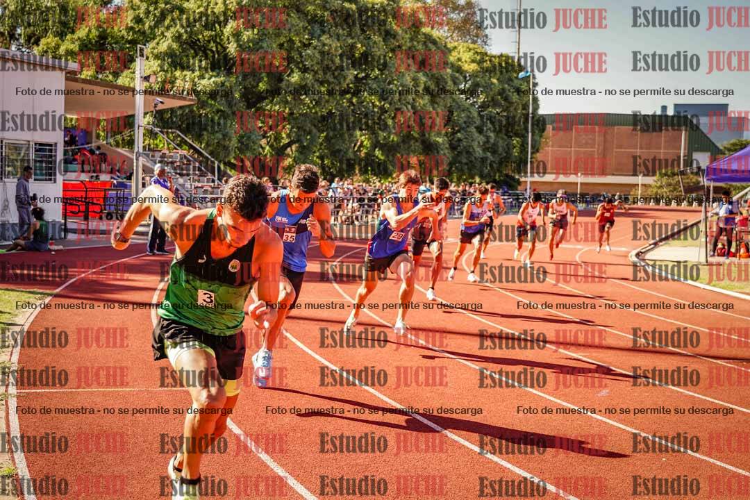 Fotos de los 800 m llanos de varones