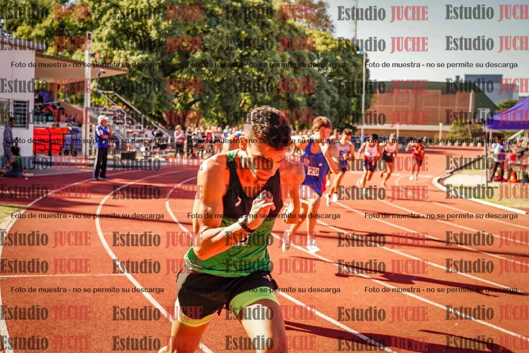 Fotos de los 800 m llanos de varones