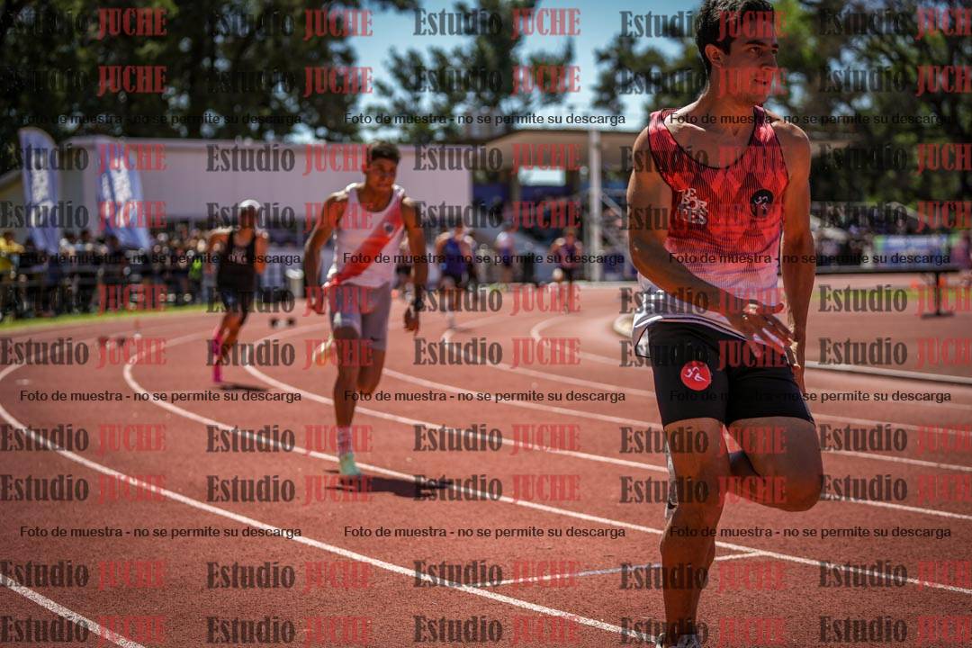 Fotos de los 400 m llanos de varones