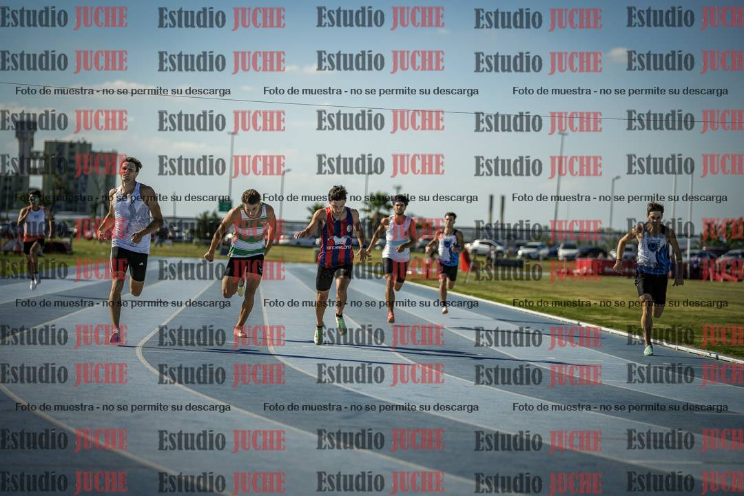 Fotos de los 400 m llanos de varones