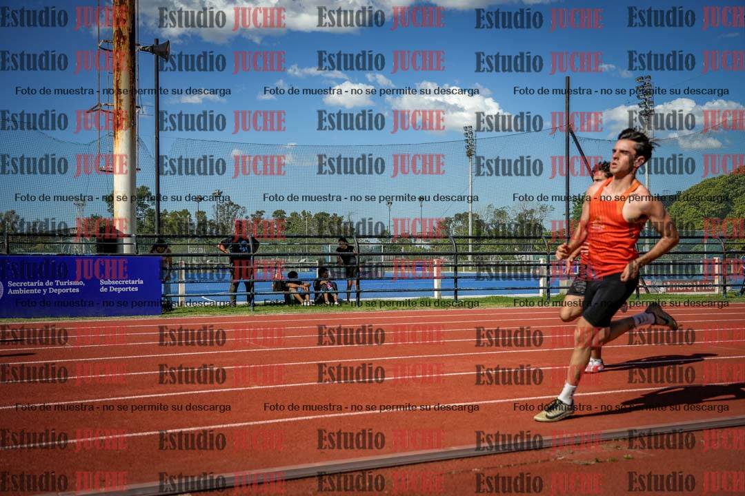 Fotos de los 200 m llanos de varones