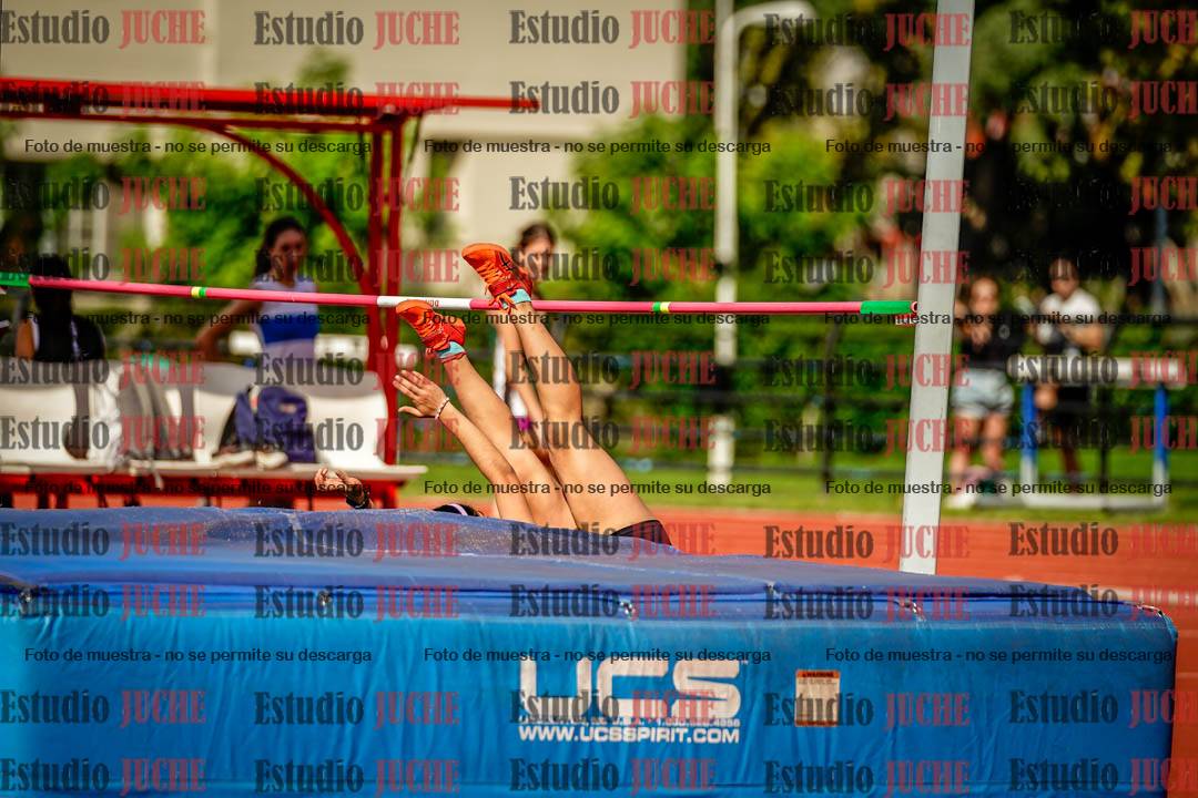 Fotos del salto en alto de mujeres