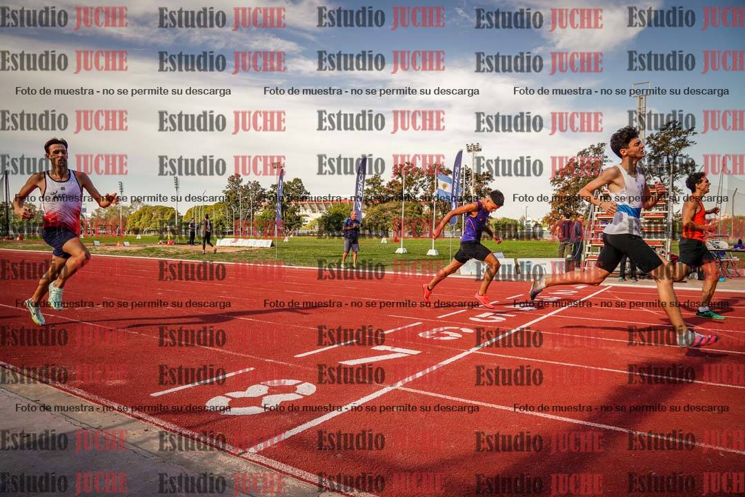 Fotos de los 400 m llanos de varones