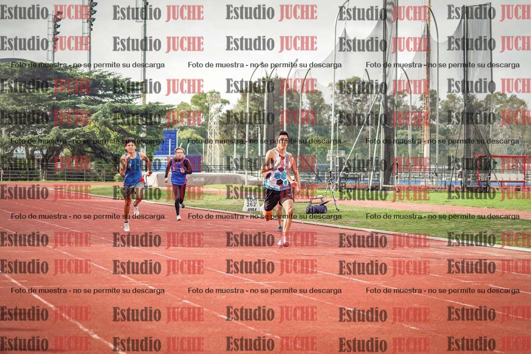 Fotos de los 400 m llanos de varones