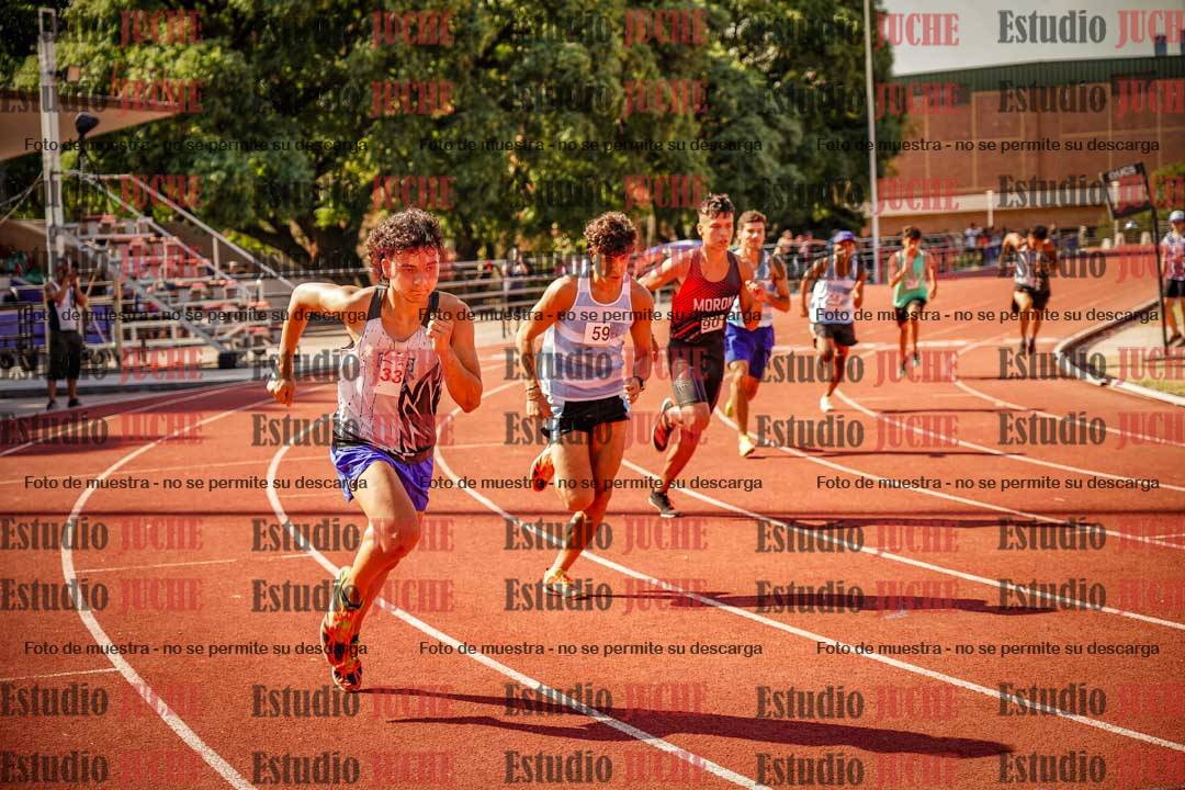 Fotos de los 800 m llanos de varones