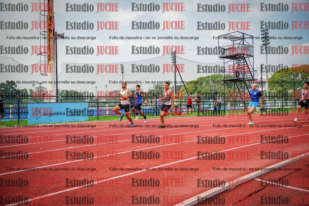 Fotos de los 200 m llanos de varones