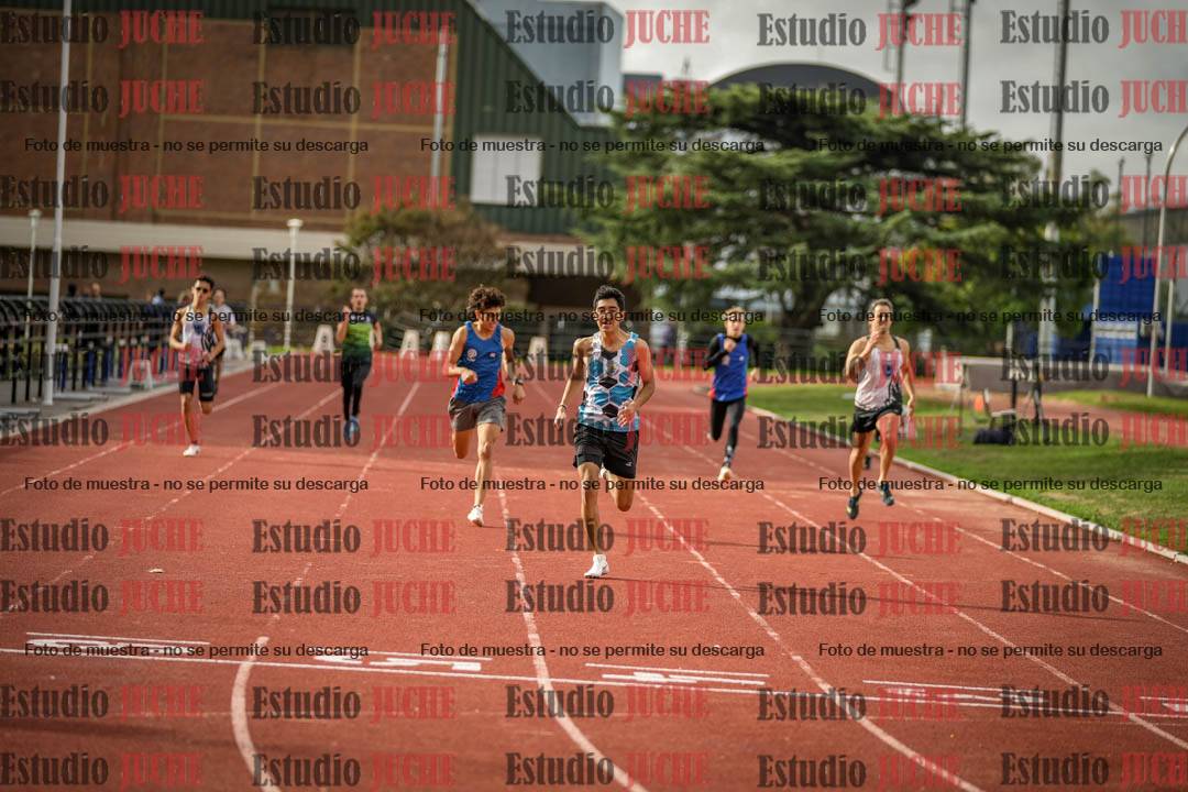 Fotos de los 400 m llanos de varones