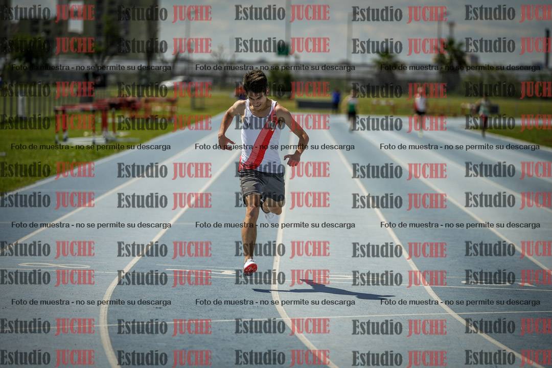 Fotos de los 400 m llanos de varones