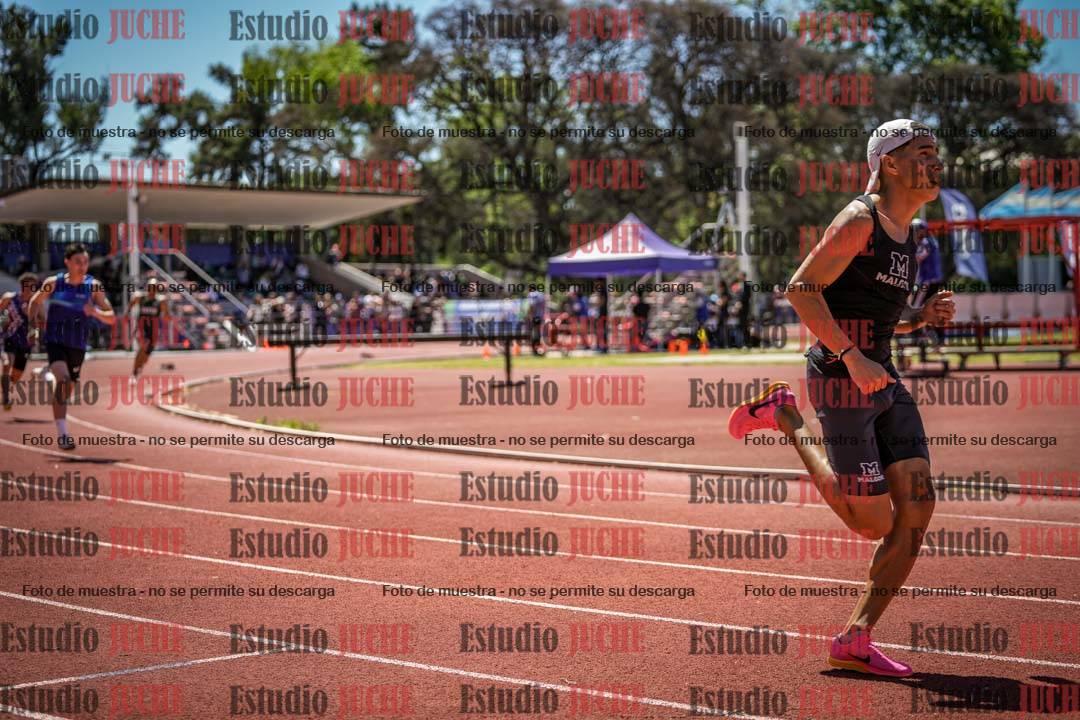 Fotos de los 400 m llanos de varones