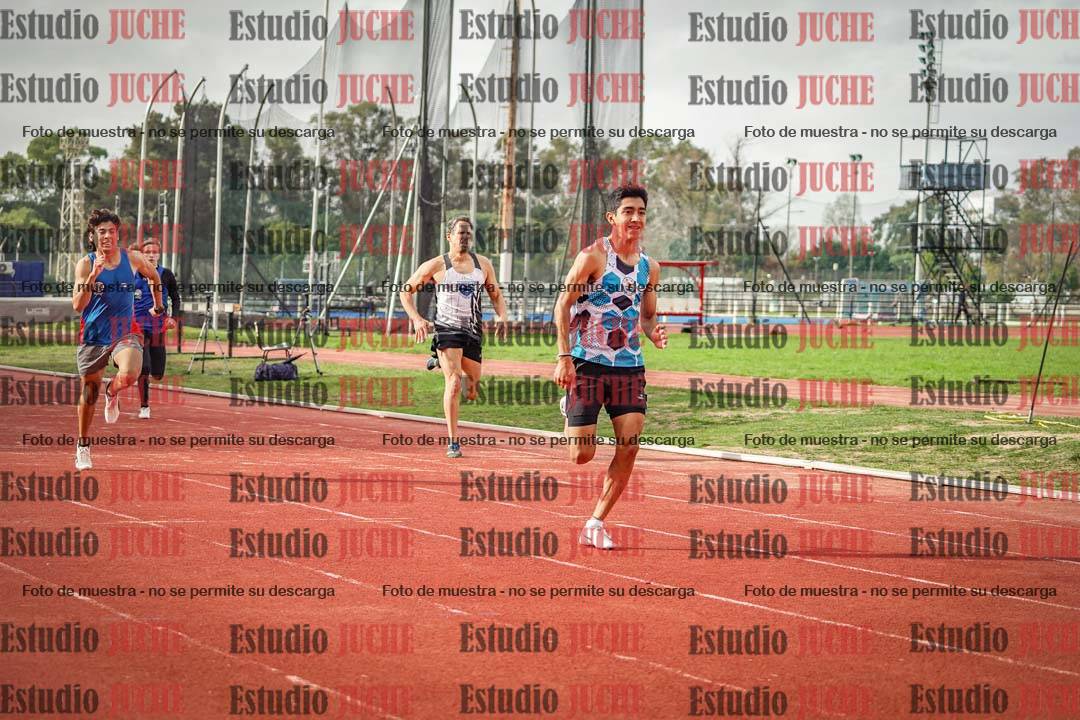 Fotos de los 400 m llanos de varones