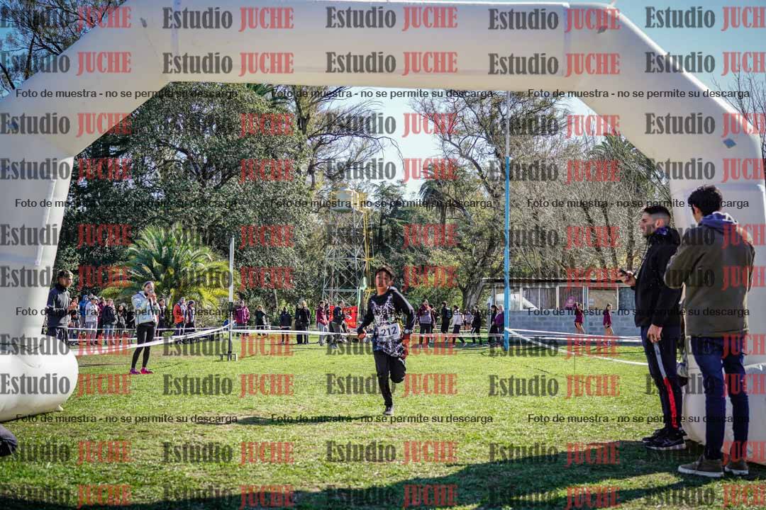 Fotos de la llegada del cross de 1000 m