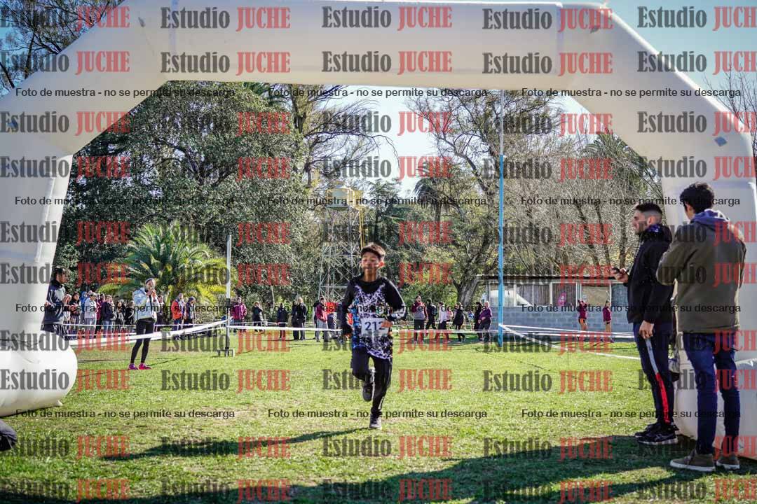 Fotos de la llegada del cross de 1000 m