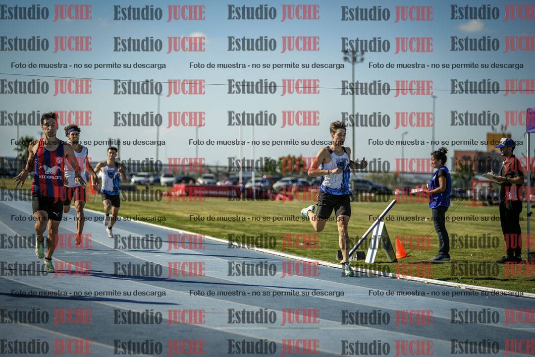 Fotos de los 400 m llanos de varones
